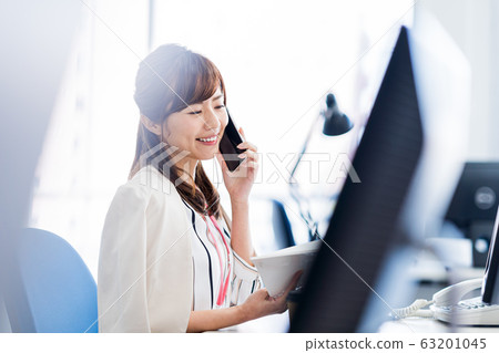 女商人，辦公室，智能手機 63201045