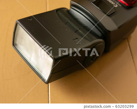 strobe strobe 63203299