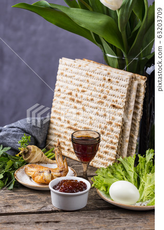 Symbolic of Jewish holiday Pesah 63203709