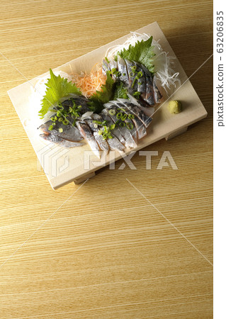 Horse mackerel sashimi 63206835