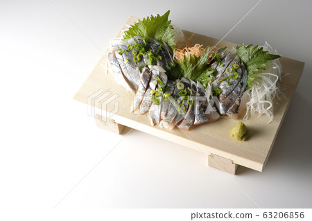 Horse mackerel sashimi 63206856