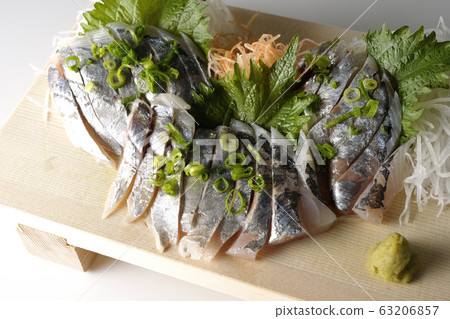 Horse mackerel sashimi 63206857