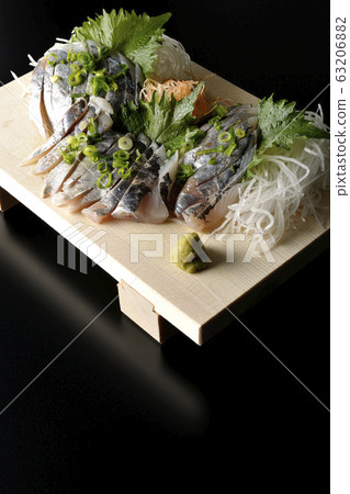 Horse mackerel sashimi 63206882