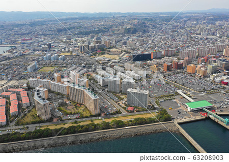 從鹿兒島市鴨池港附近的天空 從鹿兒島市鴨池港附近的天空 63208903