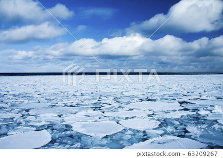 Drift ice in the Sea of Okhotsk Drift ice in the Sea of Okhotsk 63209267