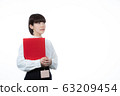 一個女人與一個文件 63209454