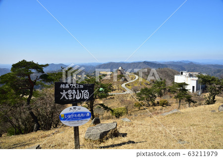 兵庫縣稻川町藍天在山頂 兵庫縣稻川町藍天在山頂 63211979
