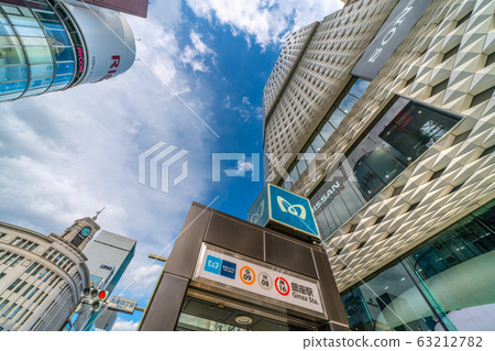 Tokyo cityscape in Japan: Ginza (9 years after the Great East Japan Earthquake, new corona) suddenly a dark cloud approaches on the 11th 63212782