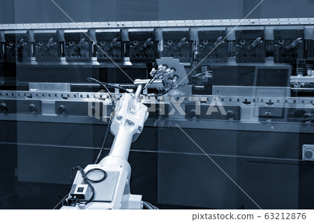The robotic arm operation by gripping the sheet metal. 63212876