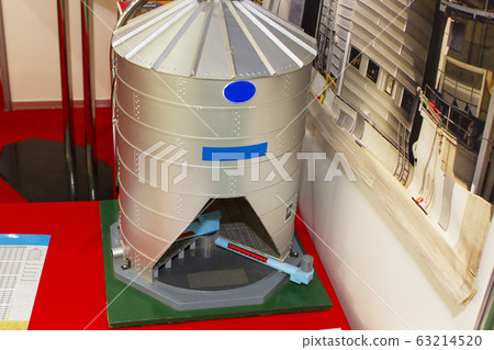 The granary model printed on the 3D printer. 63214520