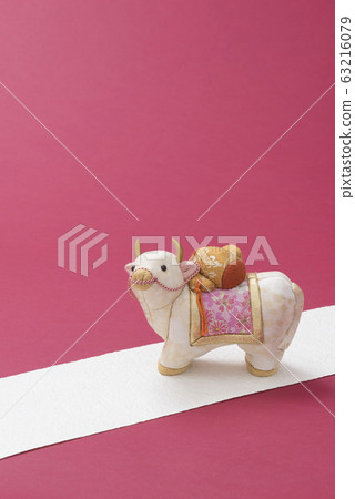 Ox doll 63216079