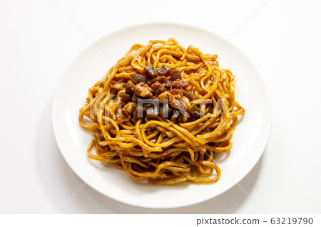 顏射炒麵。 （白板，白色背景） 63219790