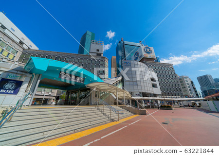 日本新橋站前廣場的東京城市景觀（由於新電暈的影響，大型遠程辦公仍在繼續，安靜）= 3月11日 63221844