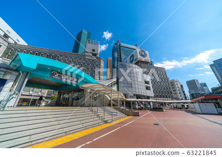 Tokyo cityscape in Japan Shimbashi station square (large-scale telework continues due to the influence of the new corona and is quiet) = March 11 63221845