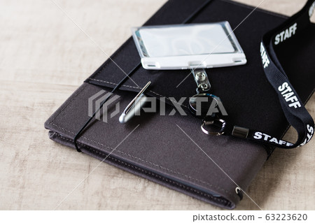 身份證和筆記本 63223620