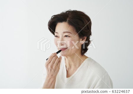 Senior Beauty Natural Makeup 63224637