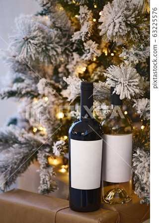 Gifts of a bottle of wine with red and white wine, 63225576