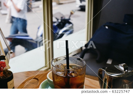 Cafe Cafe 63225747