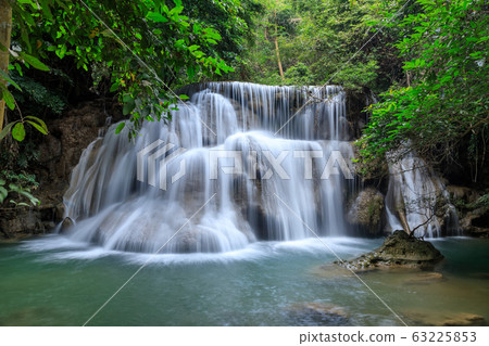 Huai Mae Khamin Waterfall tier 3, Khuean 63225853