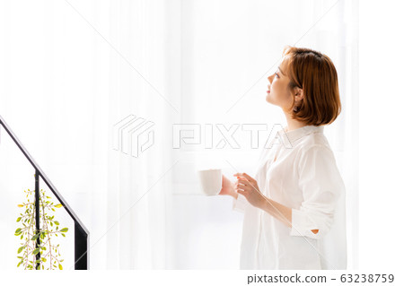 Bride pregnant woman newlyweds Bride pregnant woman newlyweds 63238759