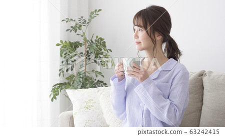 女人起床 女人起床 63242415
