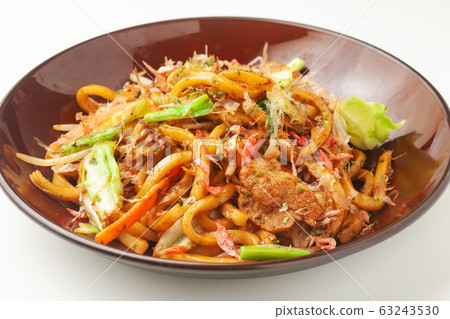 stir-fried udon  63243530