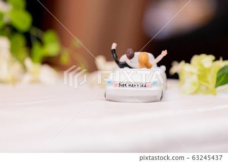 Marriage image doll 63245437