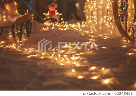 Christmas Light and Shadow 63248491