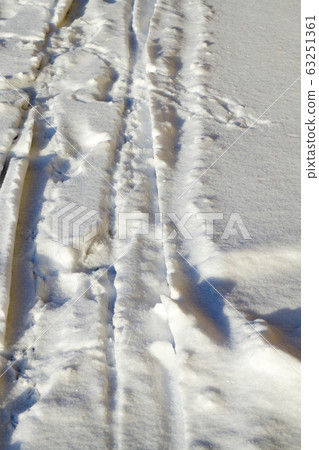 track on a winter road 63251361