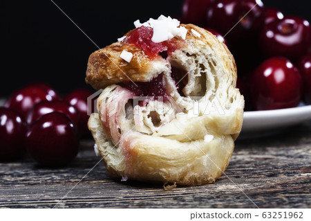 fresh bun fresh bun 63251962
