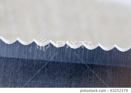 wavy blade knife 63252379