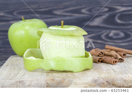 green ripe and juicy Apple green ripe and juicy Apple 63253461