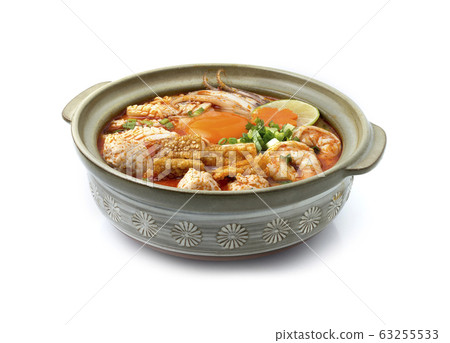 Instant Noodles with Tom Yum Soup Creamy Spicy 63255533