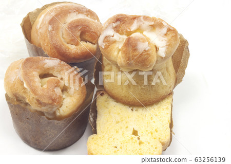 sweet with long leavening mini sweet of roses 63256139