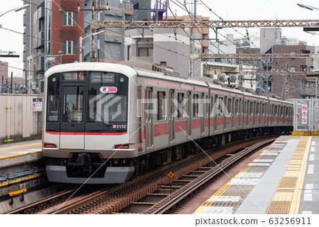Tokyu Toyoko Line Series 5000 Higashi Shirakura Station 63256911