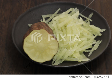 Yacon shredded Yacon shredded 63257561