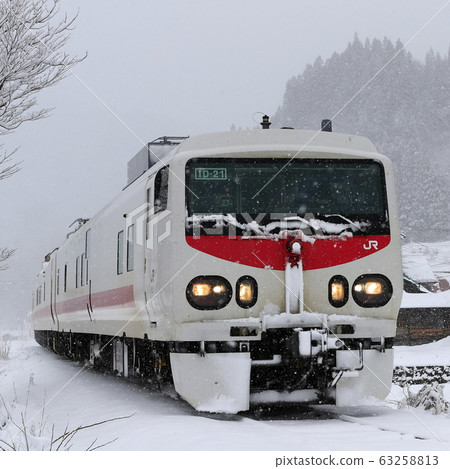 東眼D在忠臣線與雪景上奔跑 東眼D在忠臣線與雪景上奔跑 63258813