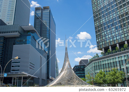 名古屋站廣場旋轉的紀念碑飛行 63265972