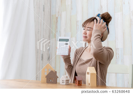 穿房間的女人 穿房間的女人 63268648