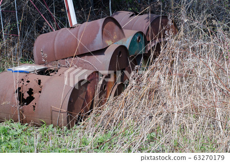 Rusted half drum Rusted half drum 63270179