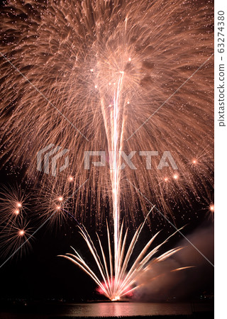 海濱煙花 63274380