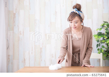 穿房間的女人 63275641