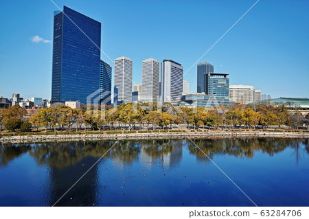 High-rise building group of OBP seen from Osaka Castle Park 63284706