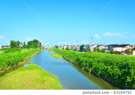 IR石川鐵道車輛沿鐵路的風景 63284792