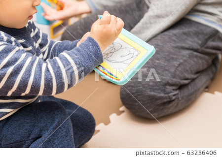 Children drawing Children drawing 63286406