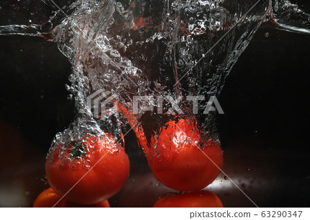 水下番茄 63290347