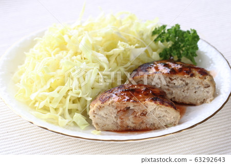 Half-cut hamburger Half-cut hamburger 63292643