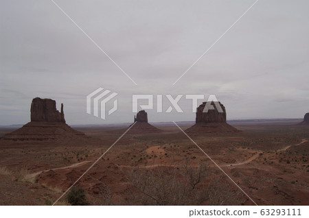 Monument Valley America superb view April hand shaped rocks Monument Valley America superb view April hand shaped rocks 63293111