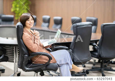 女性商業場景 63297043