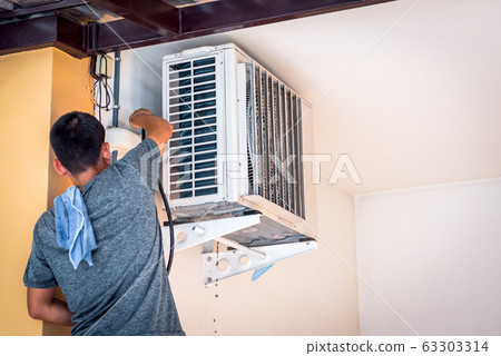 Cleaning air conditioner by water for clean a dust 63303314